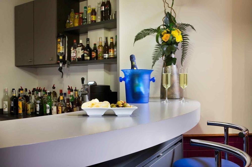 Готель Ibis Styles Asnieres Centre Екстер'єр фото